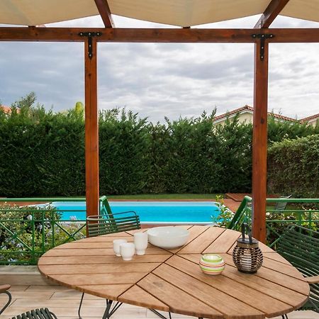 Venus Villa With Private Pool, 2Min To The Beach Finikounta Bagian luar foto