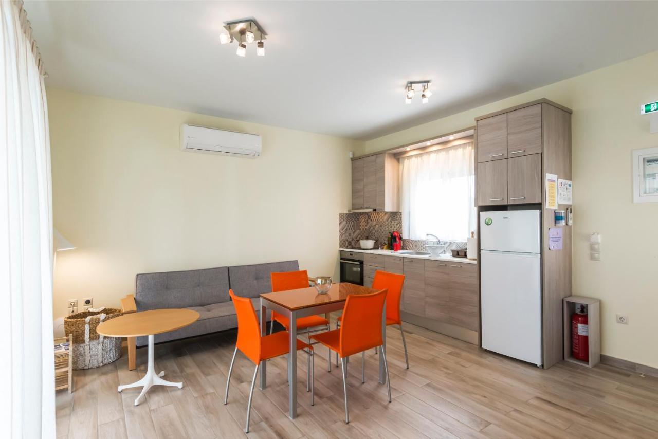 Venus Villa With Private Pool, 2Min To The Beach Finikounta Bagian luar foto