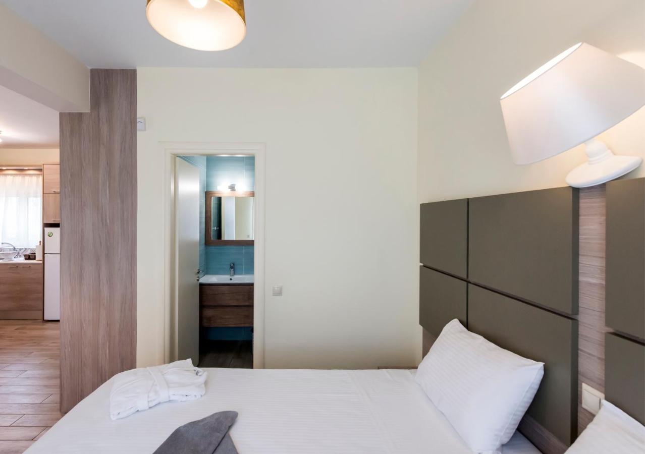 Venus Villa With Private Pool, 2Min To The Beach Finikounta Bagian luar foto