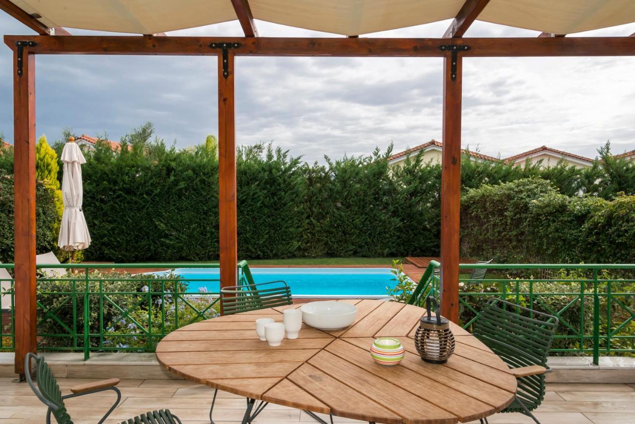 Venus Villa With Private Pool, 2Min To The Beach Finikounta Bagian luar foto