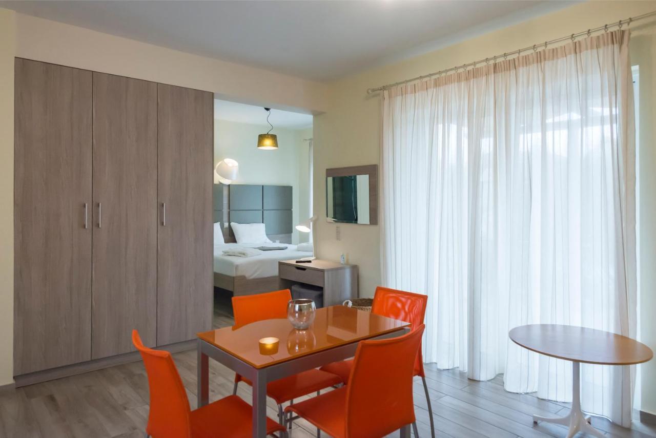 Venus Villa With Private Pool, 2Min To The Beach Finikounta Bagian luar foto
