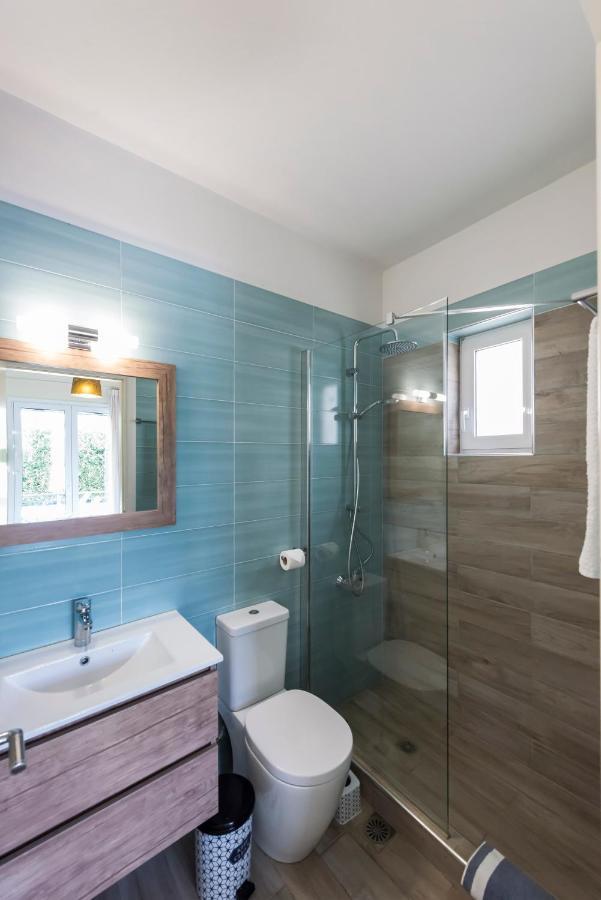 Venus Villa With Private Pool, 2Min To The Beach Finikounta Bagian luar foto
